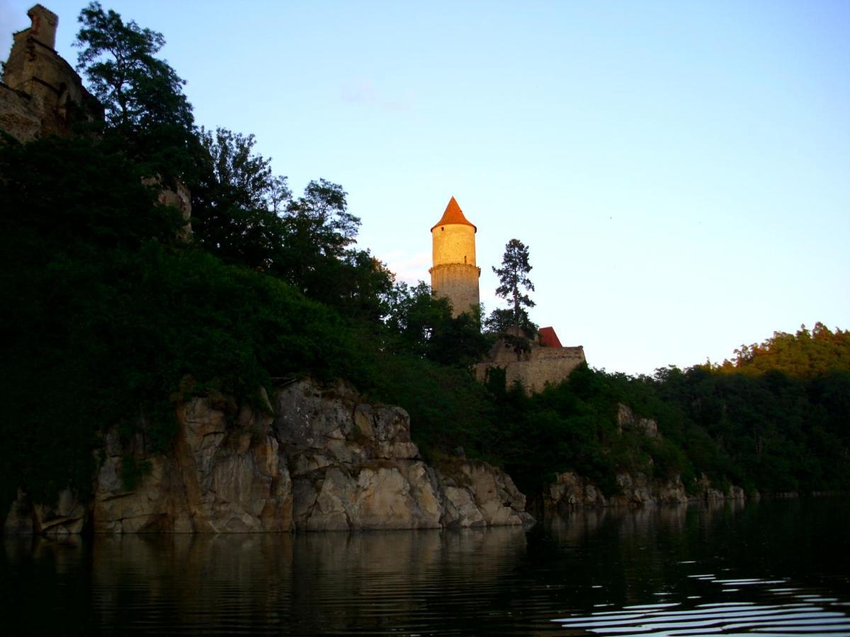 Apartmany Nad Otavou Zvíkovské Podhradí Bagian luar foto